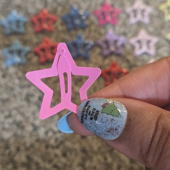 🍒🍒 Colorful Star Hair Clips Set - Picture 6 of 7
